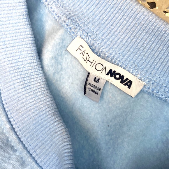 3/$50 🩵 FashionNova Sweatshirt - Picture 8 of 10